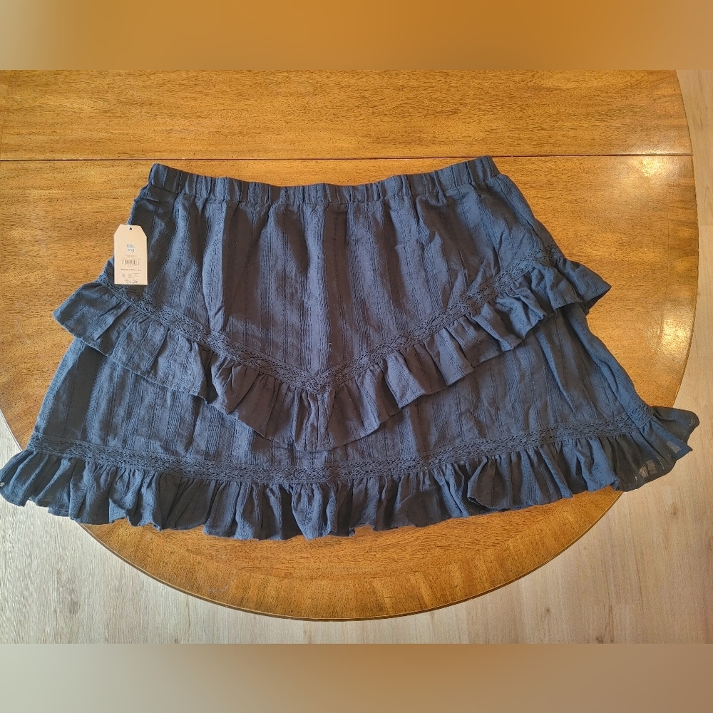 Navy mini skirt